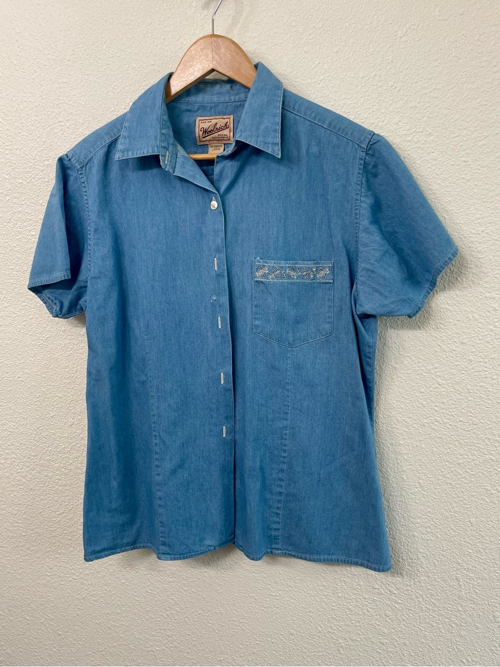 Woolrich Blue Short-Sleeve Denim Button-Down Shirt Embroidered Flowers